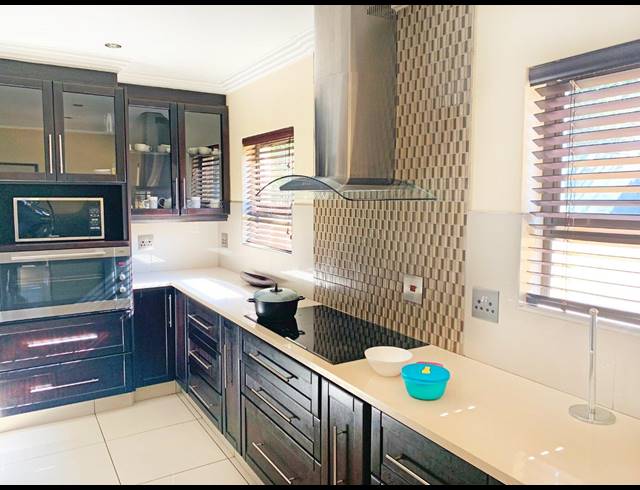 BEDROOM HOUSE FOR SALE IN MIDSTREAM ESTATE